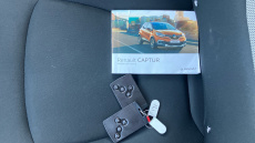 Renault Captur 1.3 TCE 150 Iconic 5dr EDC Petrol Hatchback